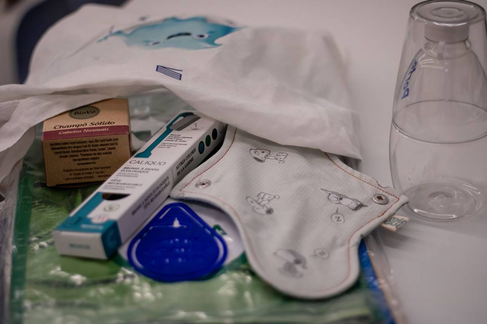 Kit sustentável personalizado entregue aos participantes