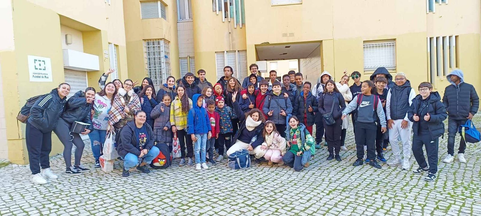 Intercâmbios Juvenis "Bola Em Férias"
