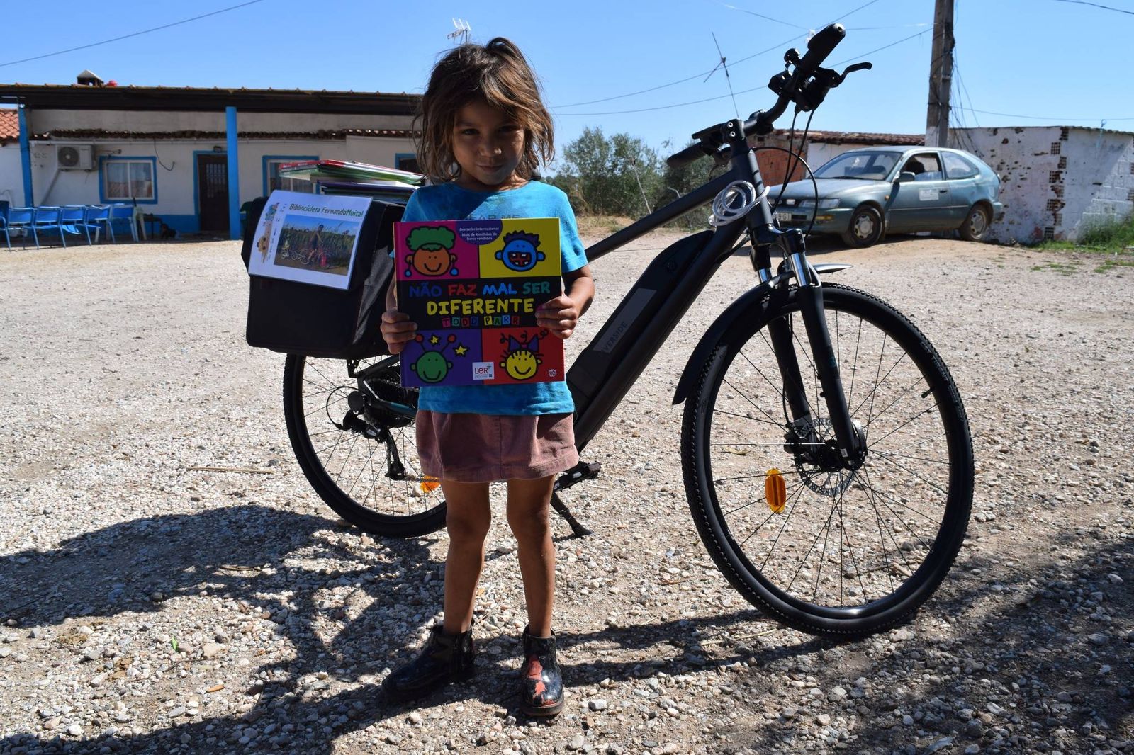 Bibliocicleta para promoção da literacia infantil, bairro do Espadanal, Moura