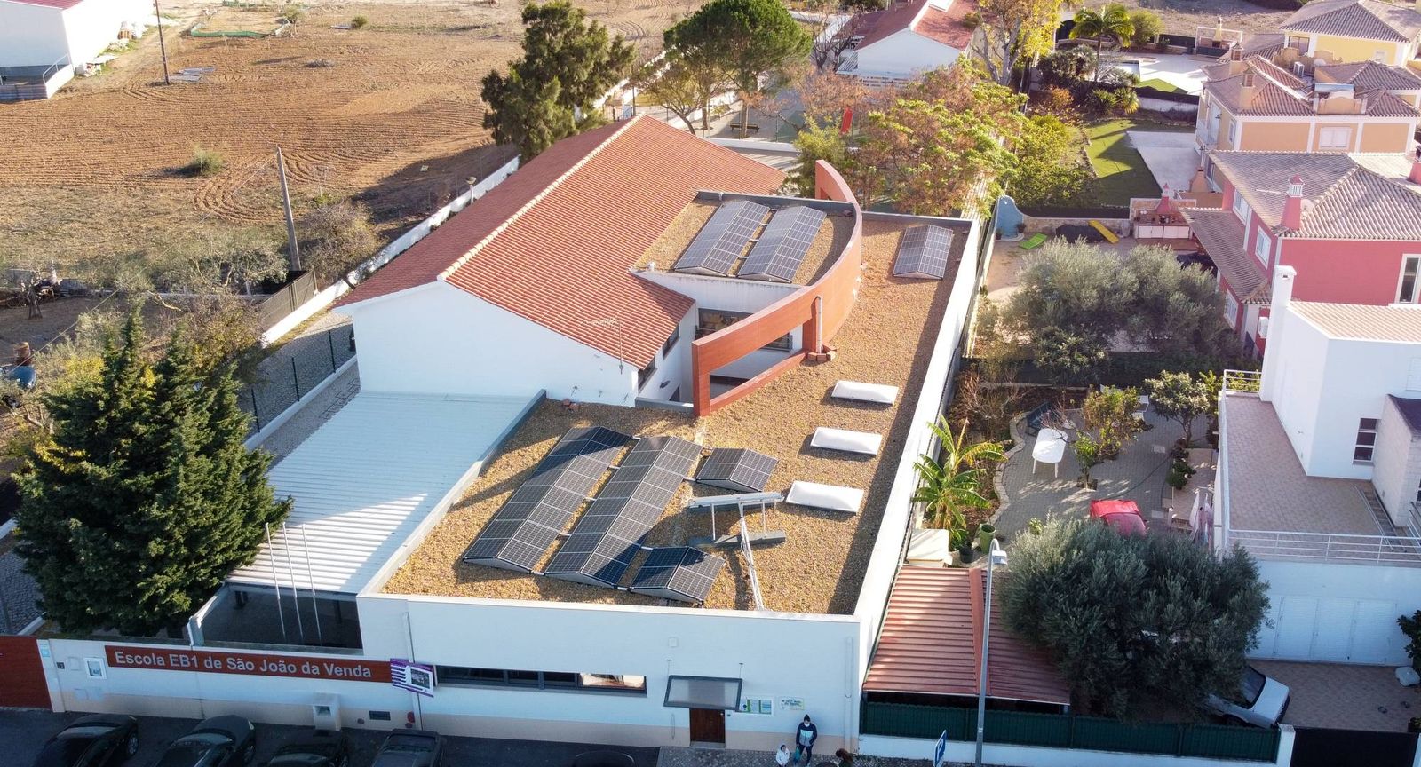 Central fotovoltaica da Escola de São João da Venda