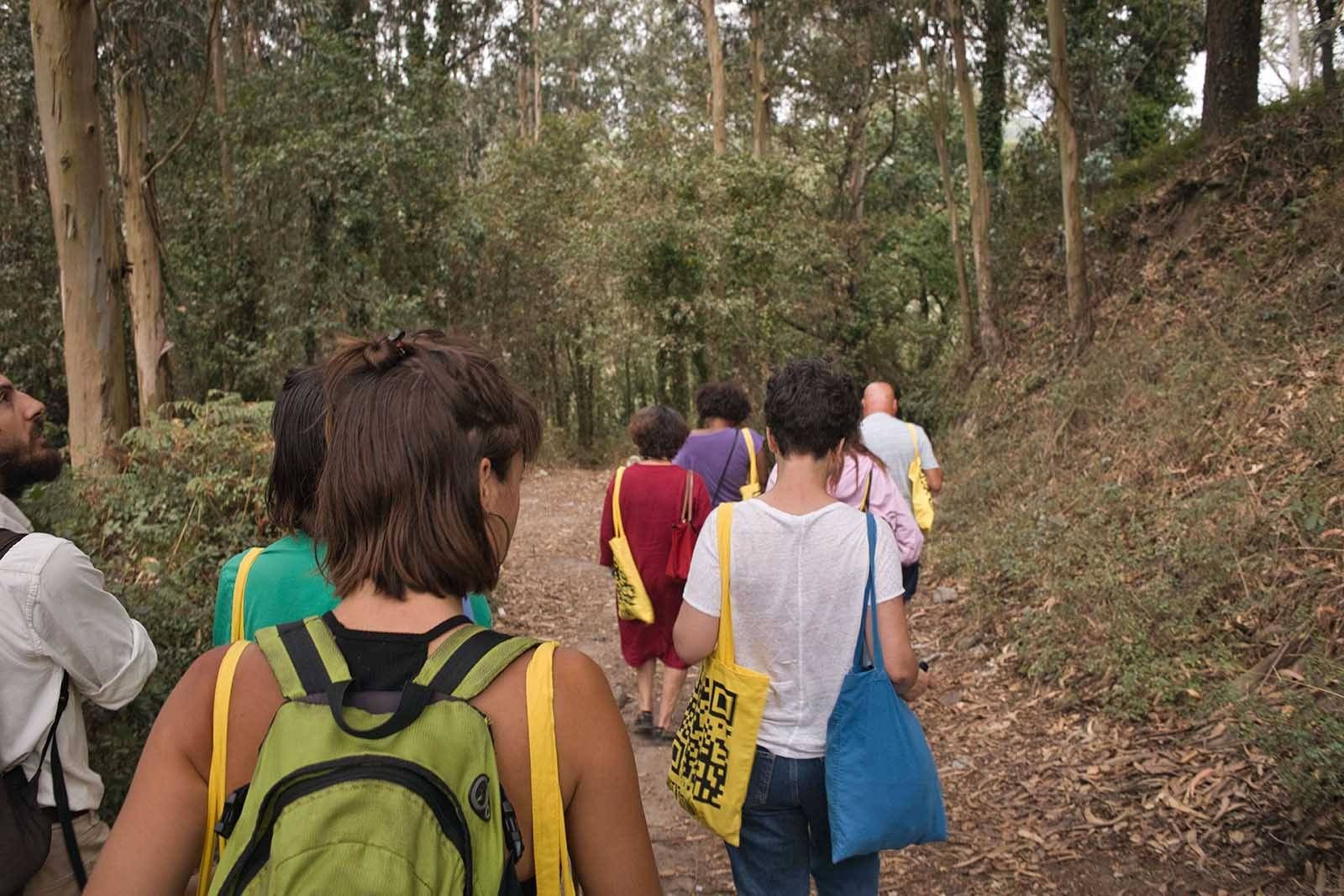 Caminhada do bairro até às ruínas recuperadas, na margem do rio Leça © INSTITUTO