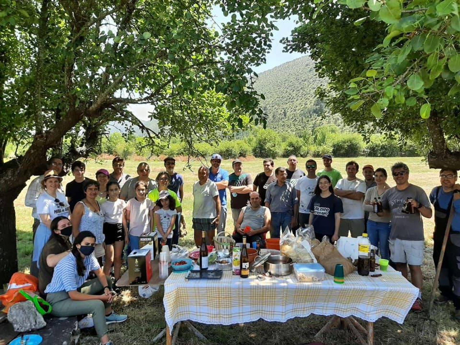 Convivio Partilhado integrando membros de ambas as comunidades vizinhas
