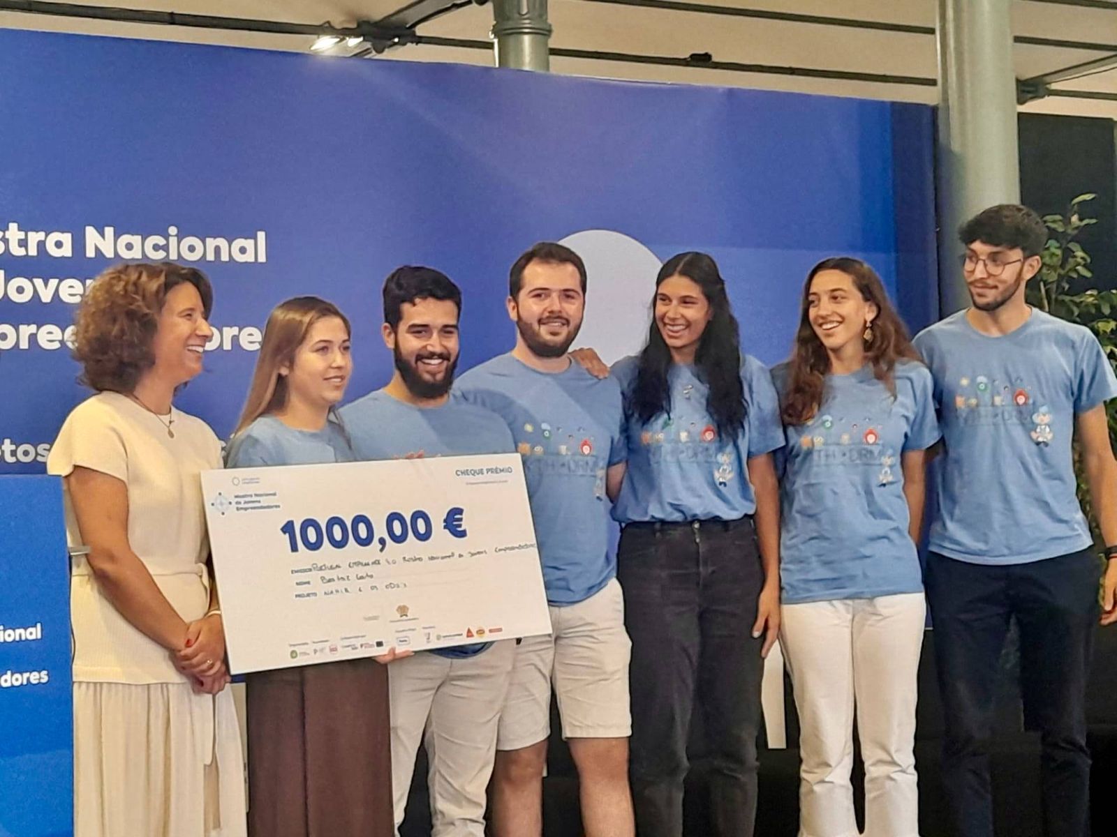 Prémio de "melhor projeto nacional de empreendedorismo social" atribuido ao projeto Livro "Nahir e os ODS", no Concurso Nacional de Jovens Empreendedores