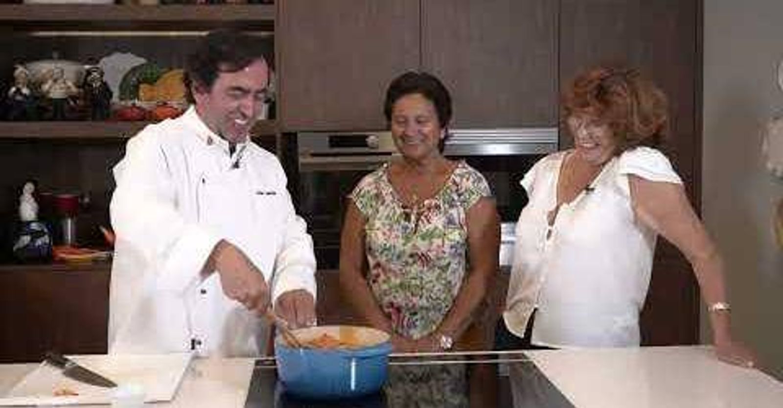 As nossas estrelas, as mulheres, em conversas com o consagrado Chef Hélio Loureiro e a sua arte. Episódios de Afetos "à volta da mesa": Parceria com o projeto da ADEIMA - Matosinhos à volta da mesa.