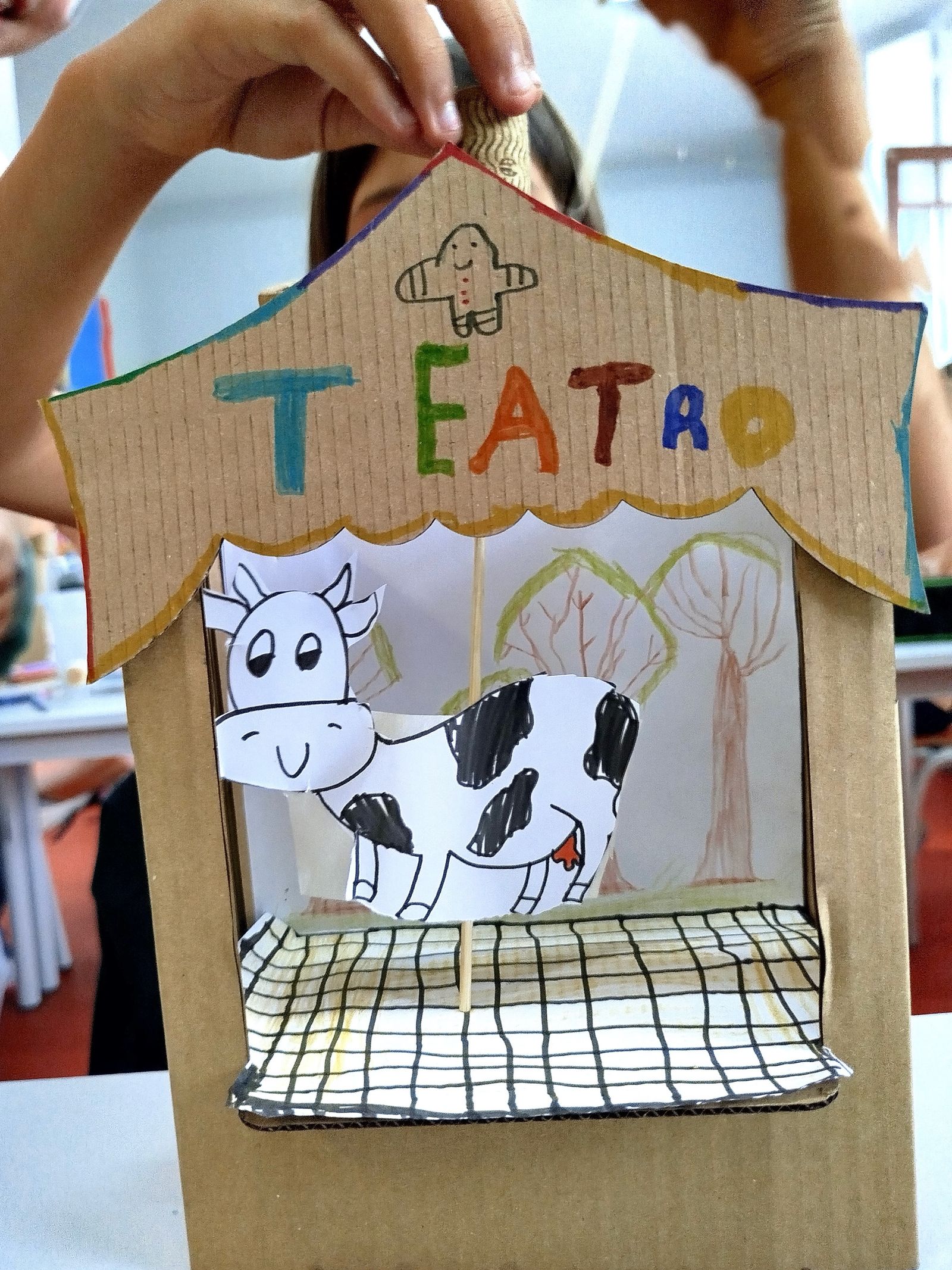 Atividade FabConnectHer com o 1º Ciclo: Mini Teatro