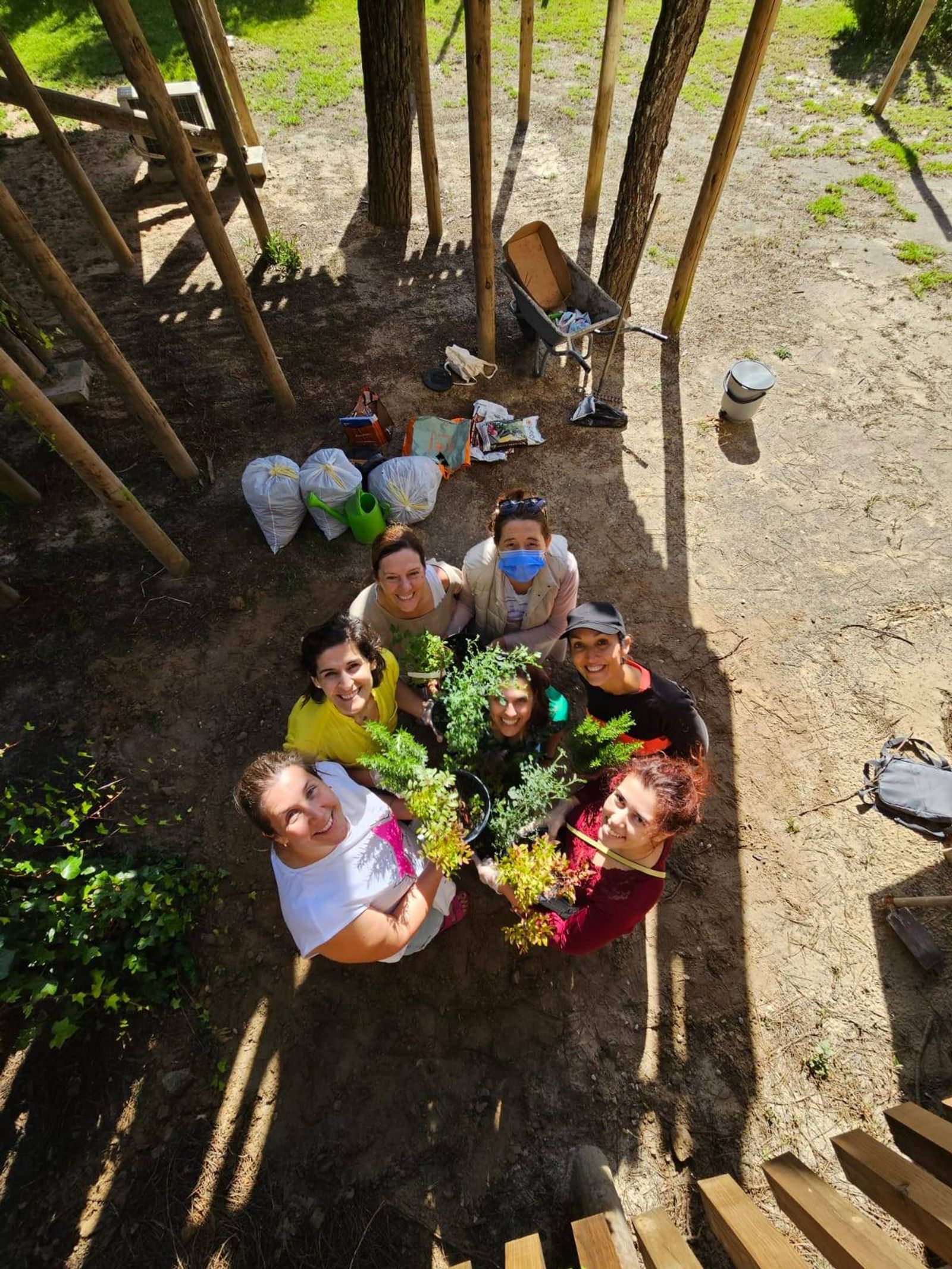 Parte da equipa da EarthWise Alliance