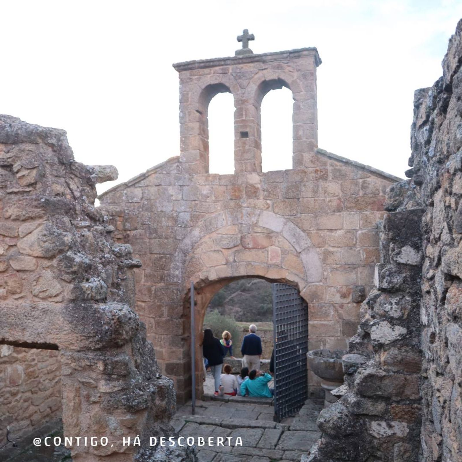 Visita guiada da aldeia histórica de Castelo Mendo