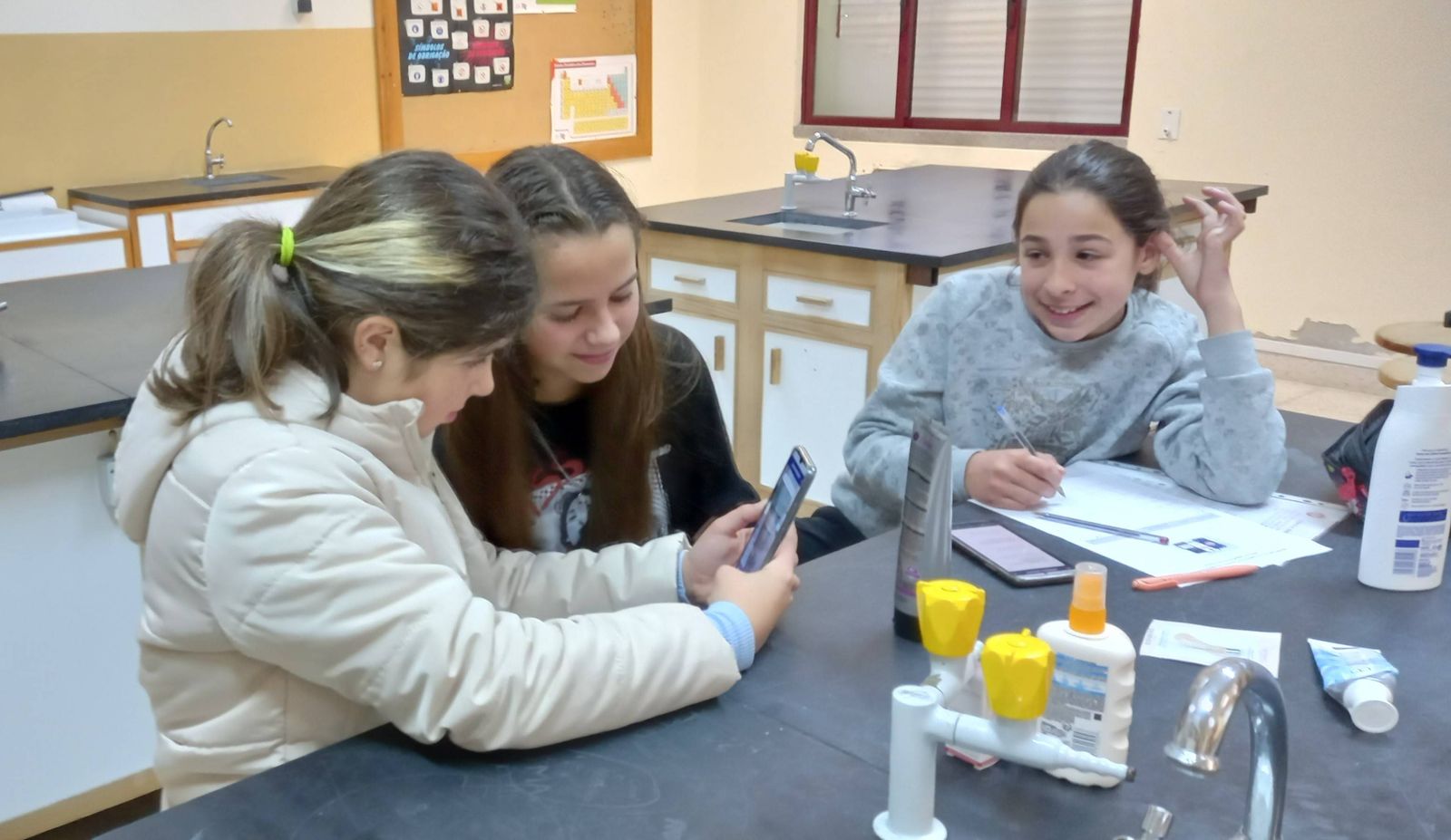 Identificação de microplásticos em produtos de higiene