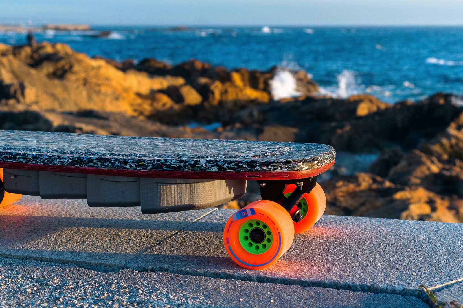 PET Mini E-Skate: Maker Island e Viva Lab