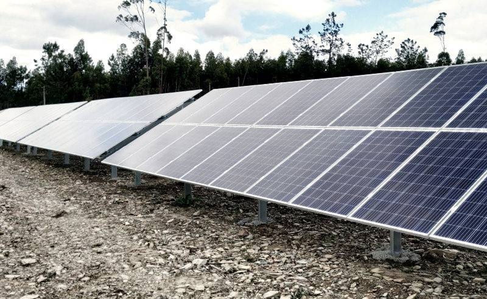 Instalação de paineis solares.