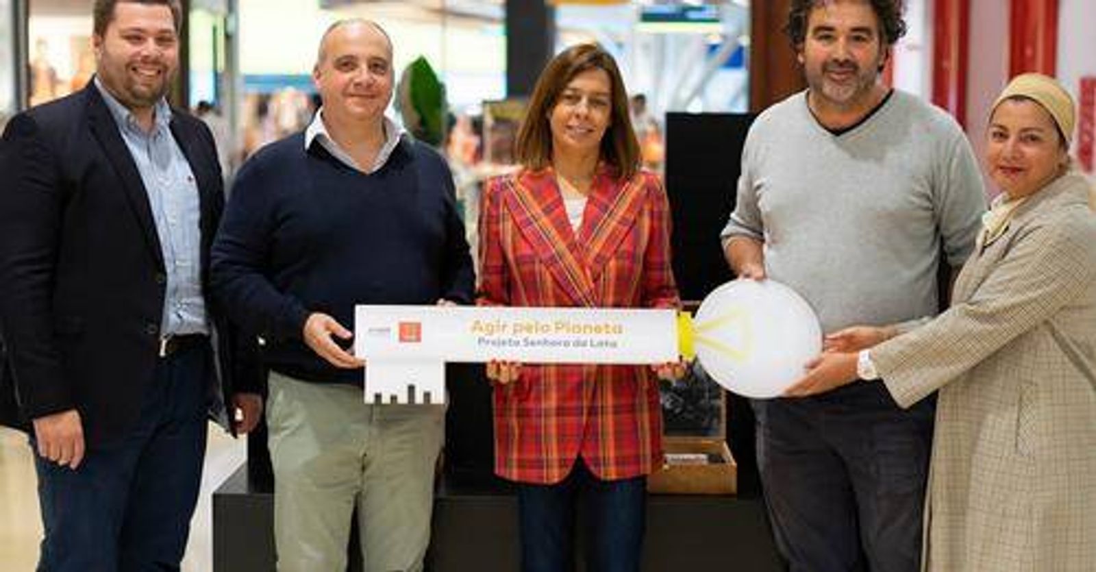 Distinguidos com o prémio "Desafio MAR Startup" no âmbito de um concurso de empreendedorismo do MAR Shopping Matosinhos em parceria com a ANJE (Associação Nacional de Jovens Empresários): Loja Senhora da Lata criada pelo projeto. Deste modo garantimos vida própria e sustentabilidade.