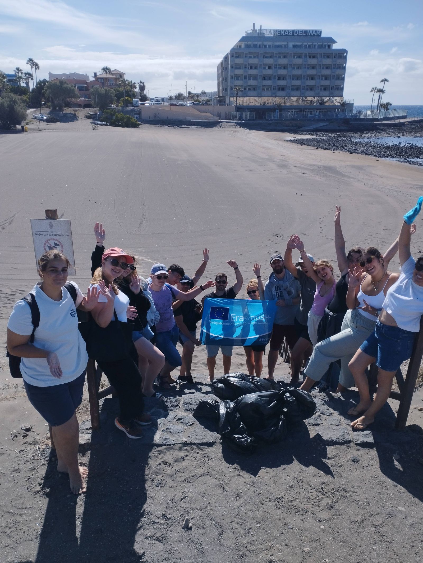 Recolha de lixo nas praias de Tenerife
